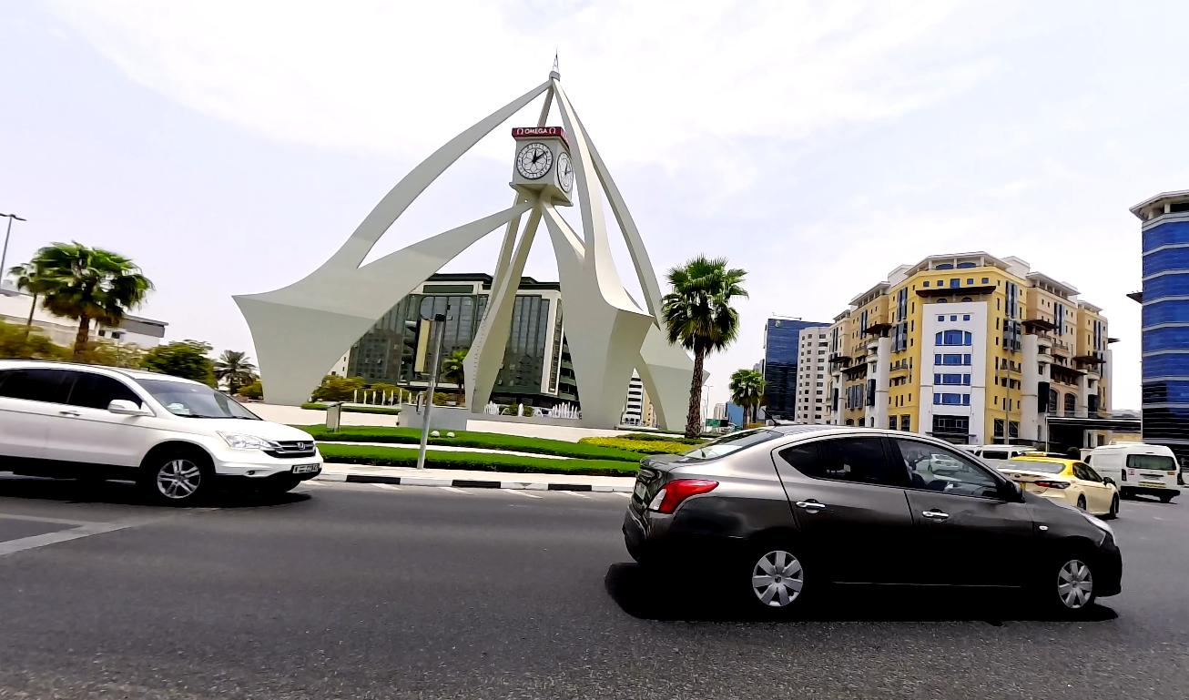 Moving From Old Dubai (Deira) to Dubai Internet City: Hotel Move, Street Life & Dinner at Namaste Dubai